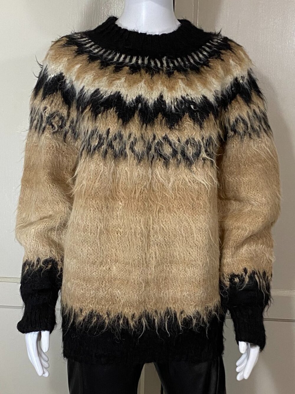 VINTAGE Peruvian Alpaca Hand Knit Shaggy Sweater Tan Brown Nordic Fair Isle M/L